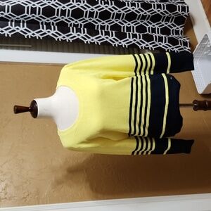 Tommy Hilfiger Size large Yellow and black Sweater